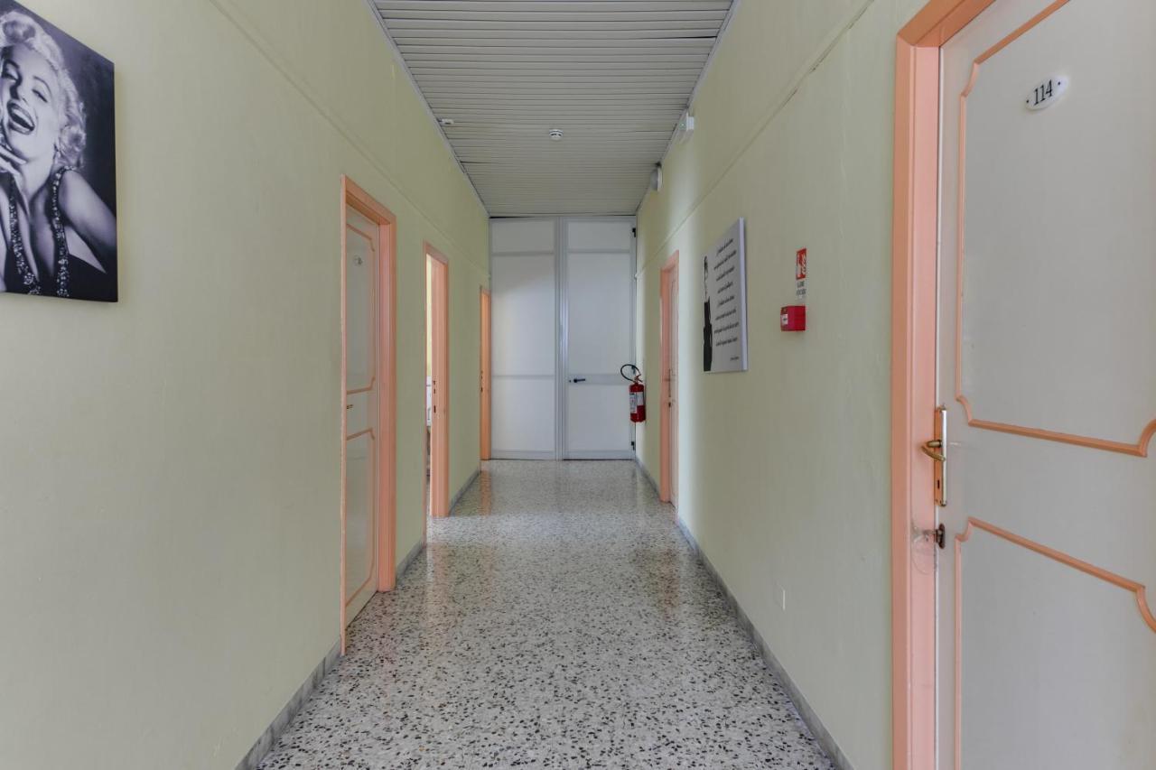 Hotel Villa Merope Ρίμινι Εξωτερικό φωτογραφία