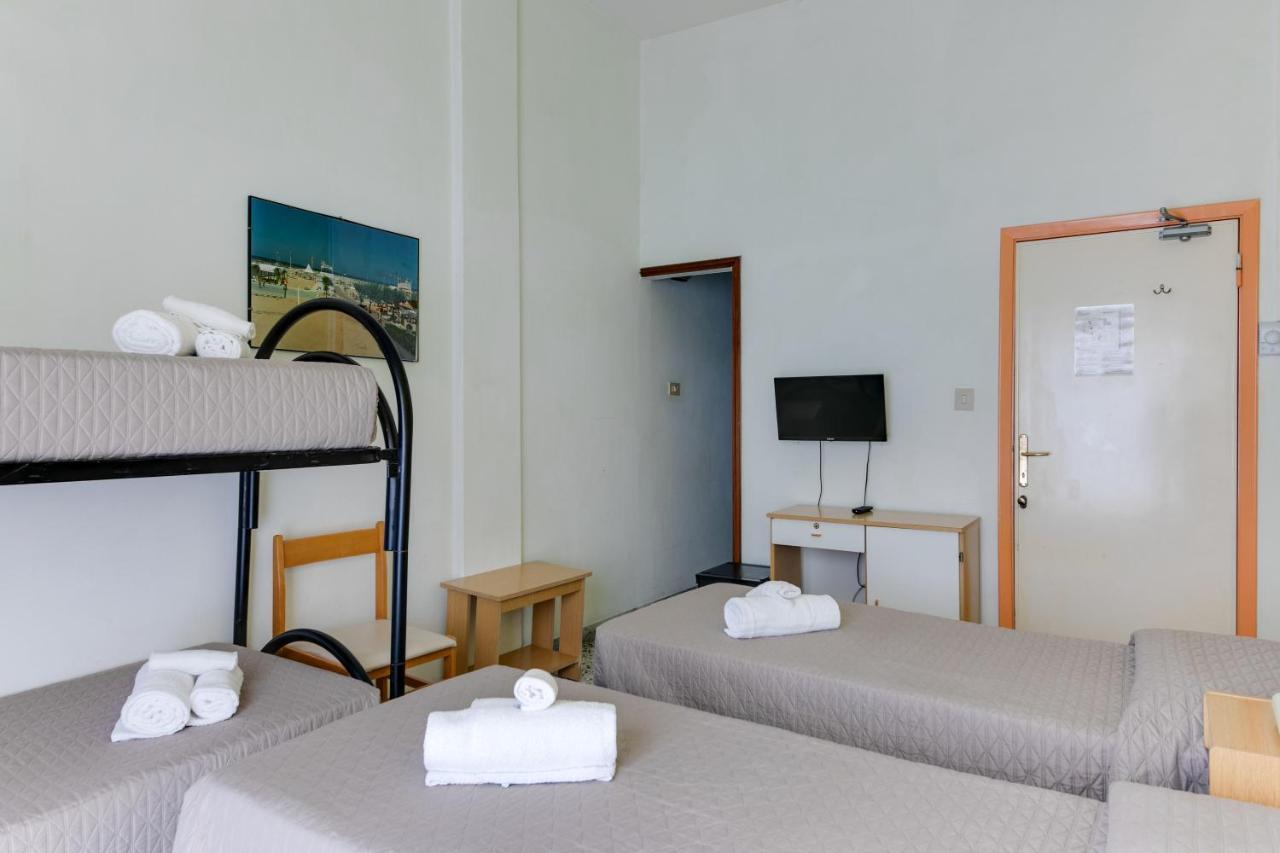 Hotel Villa Merope Ρίμινι Εξωτερικό φωτογραφία