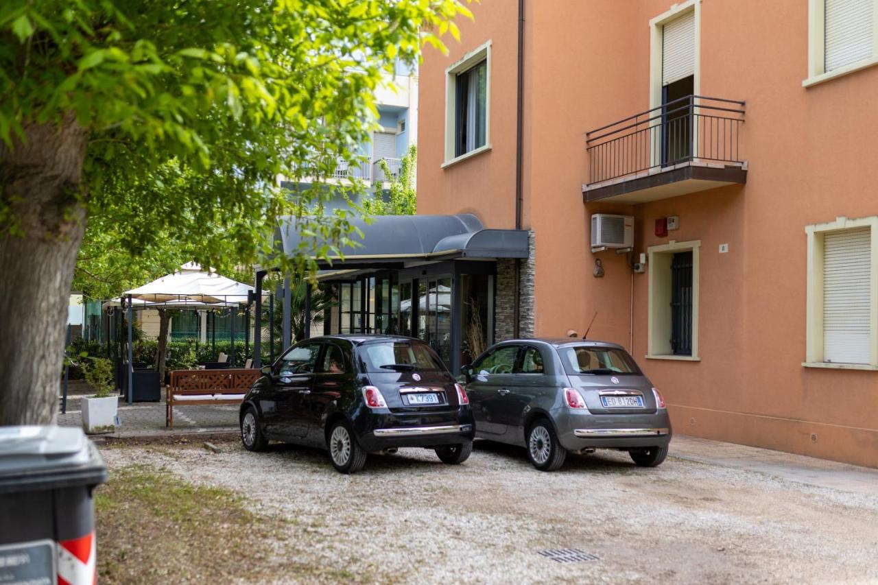Hotel Villa Merope Ρίμινι Εξωτερικό φωτογραφία