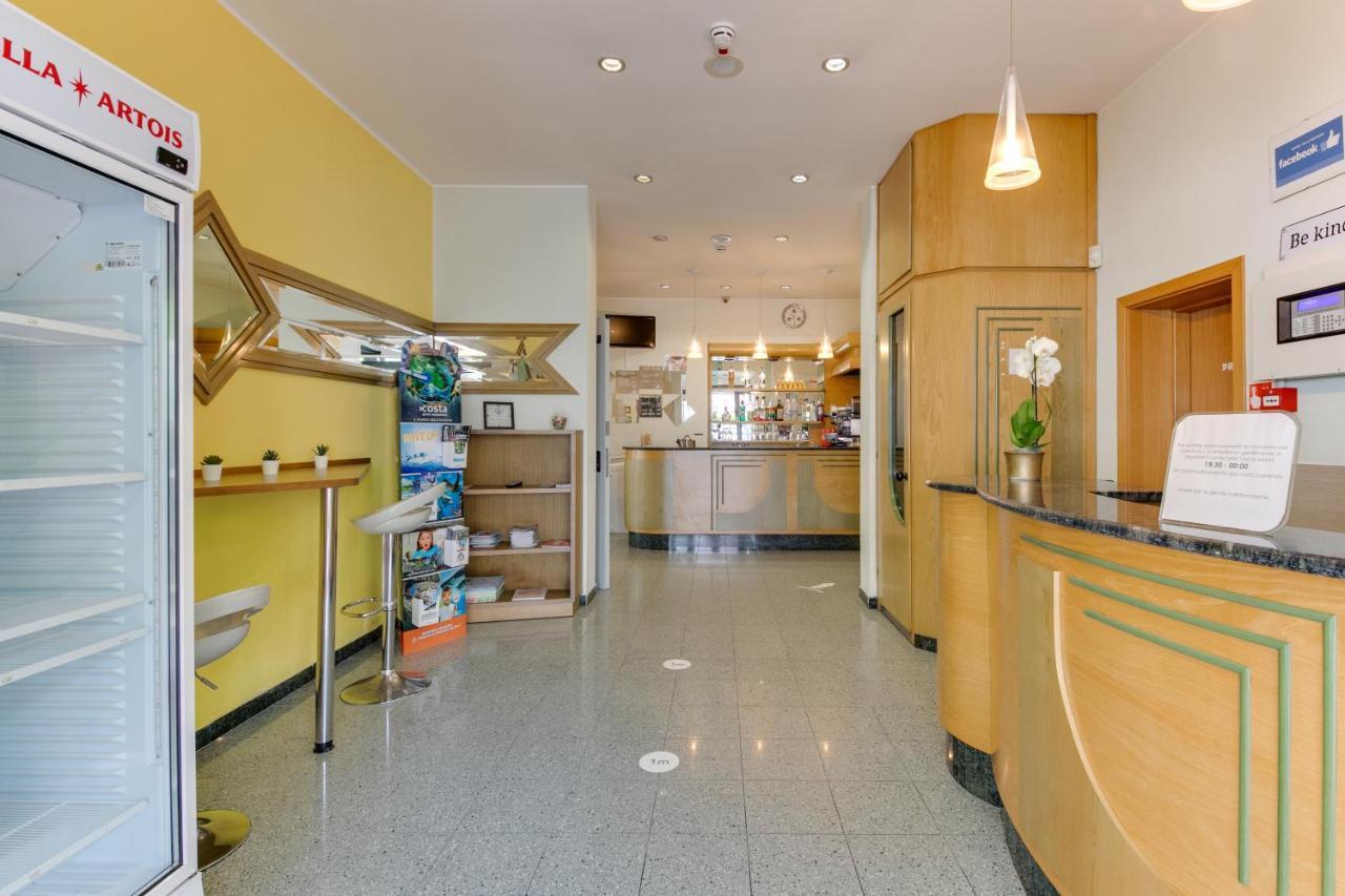 Hotel Villa Merope Ρίμινι Εξωτερικό φωτογραφία