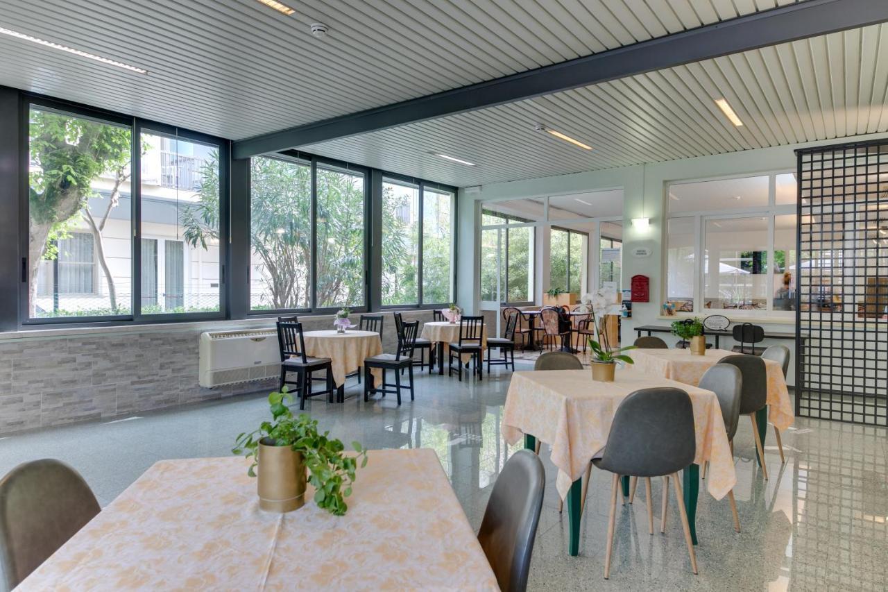 Hotel Villa Merope Ρίμινι Εξωτερικό φωτογραφία