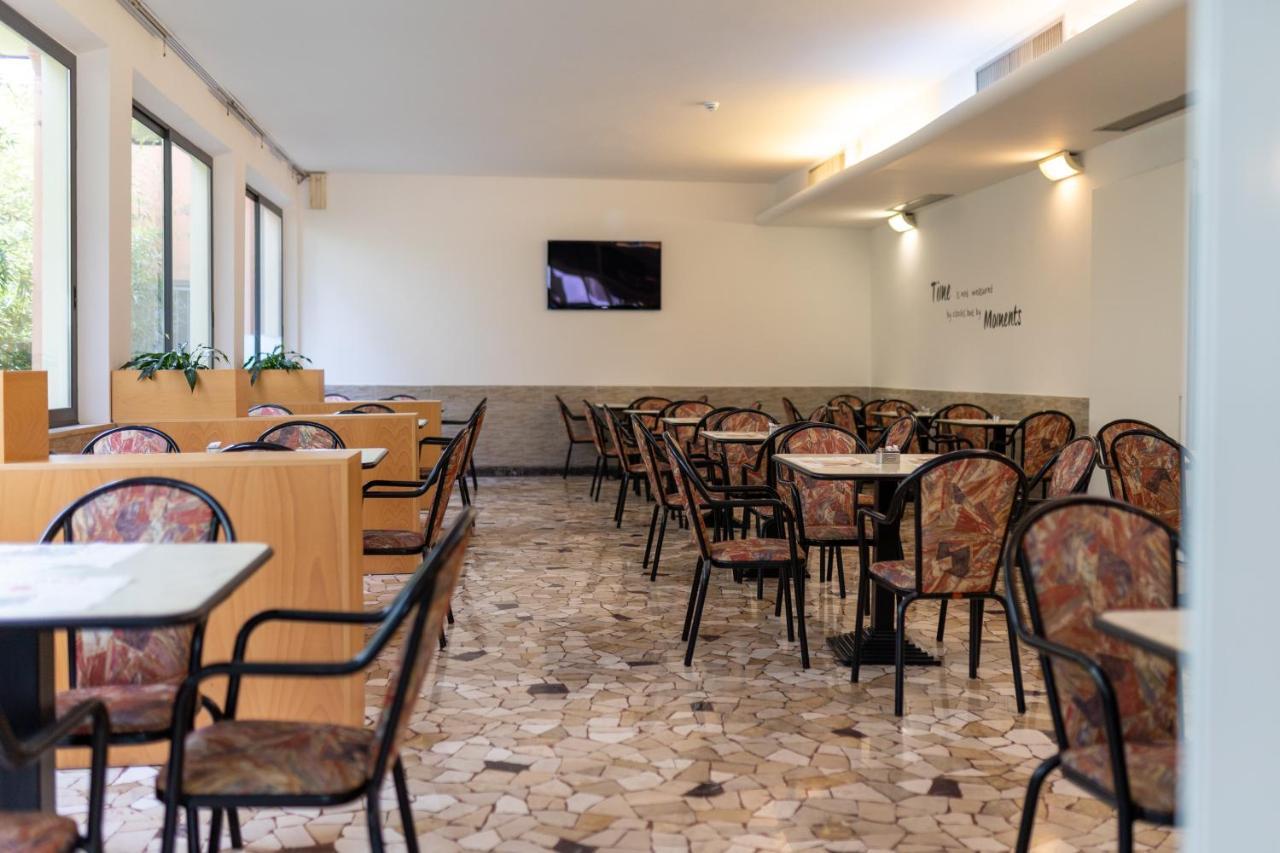 Hotel Villa Merope Ρίμινι Εξωτερικό φωτογραφία