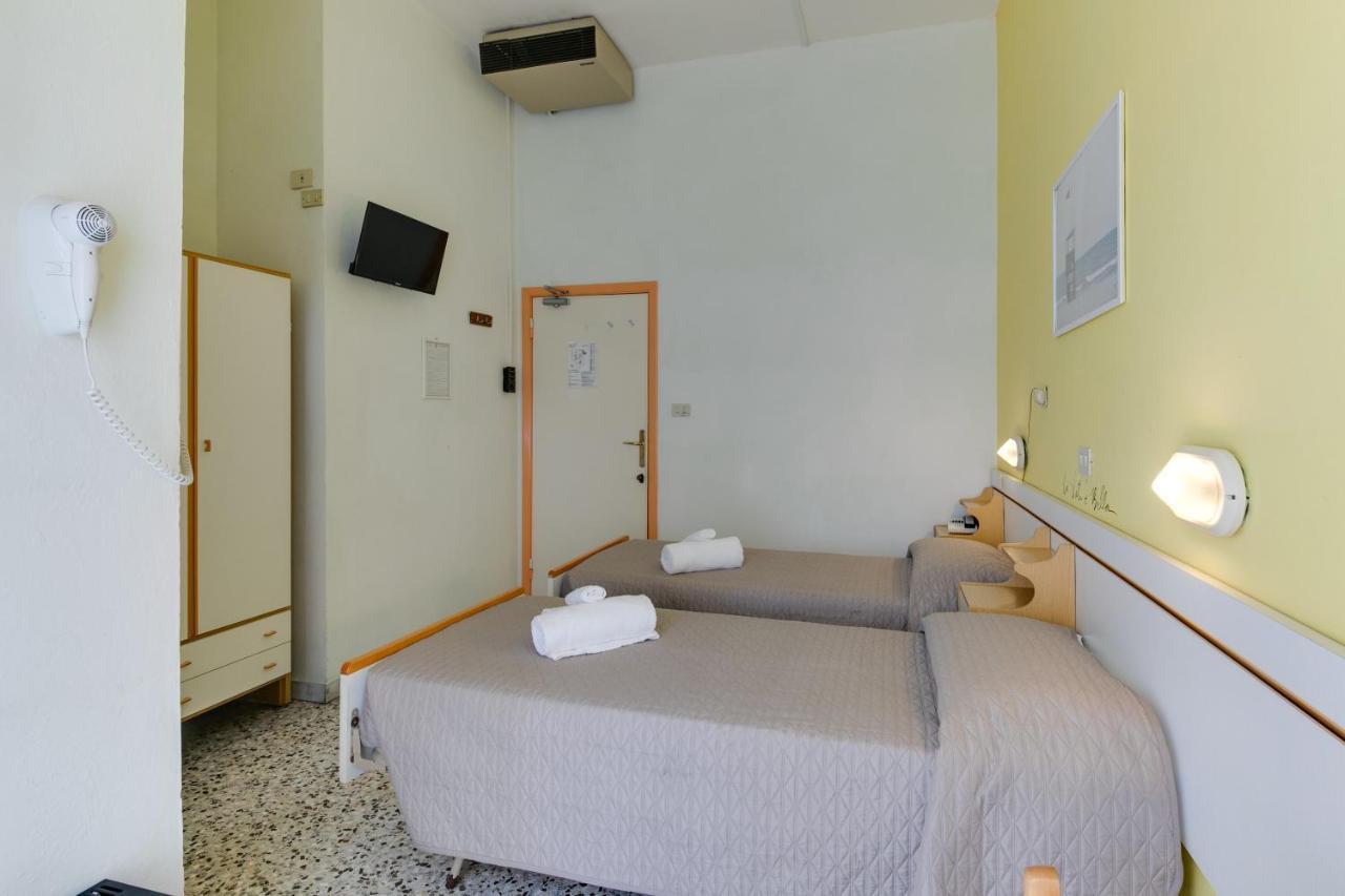 Hotel Villa Merope Ρίμινι Εξωτερικό φωτογραφία