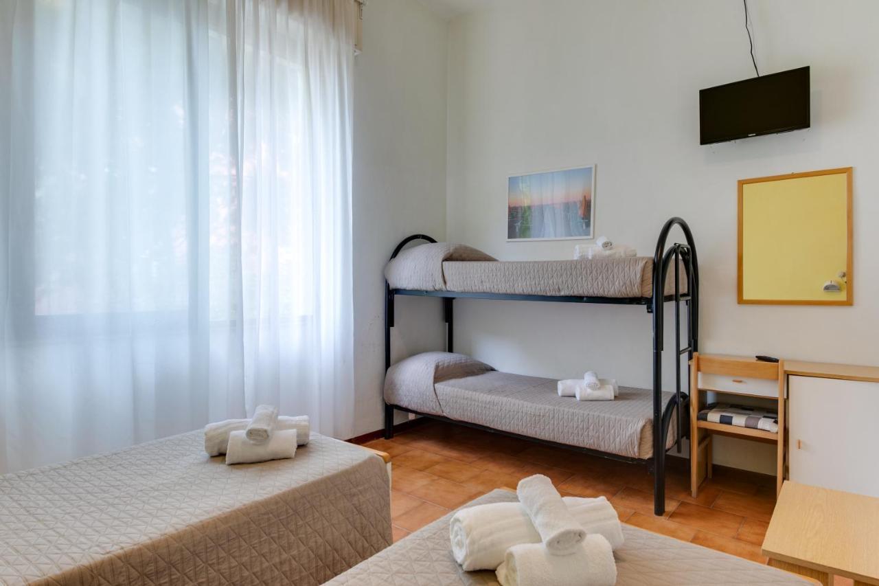 Hotel Villa Merope Ρίμινι Εξωτερικό φωτογραφία