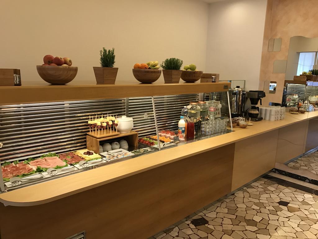 Hotel Villa Merope Ρίμινι Εξωτερικό φωτογραφία